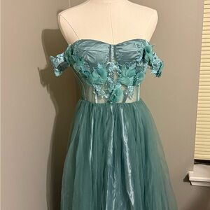 Elegant Teal Off-Shoulder Prom Dress
